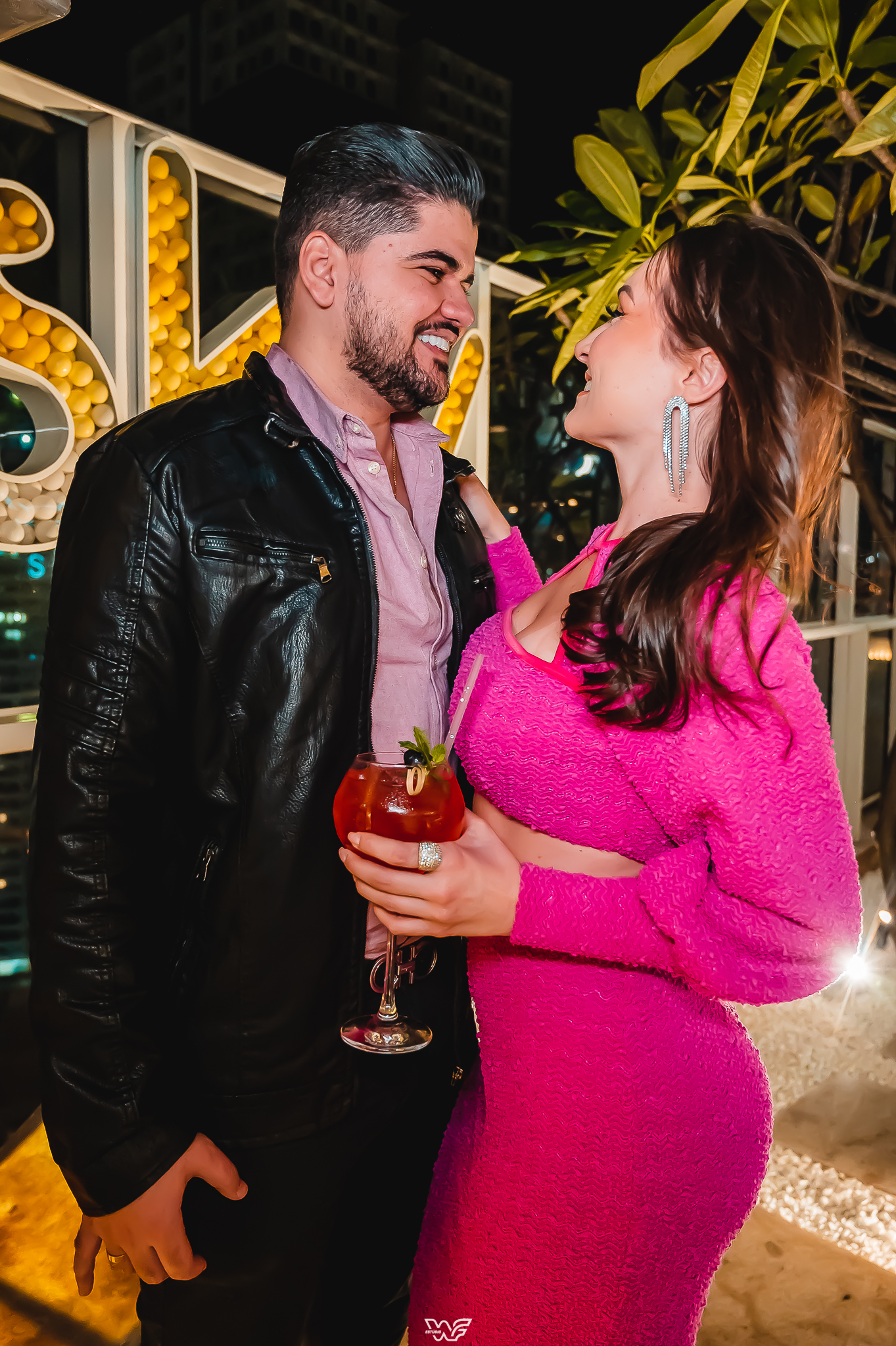 Casal no restaurante